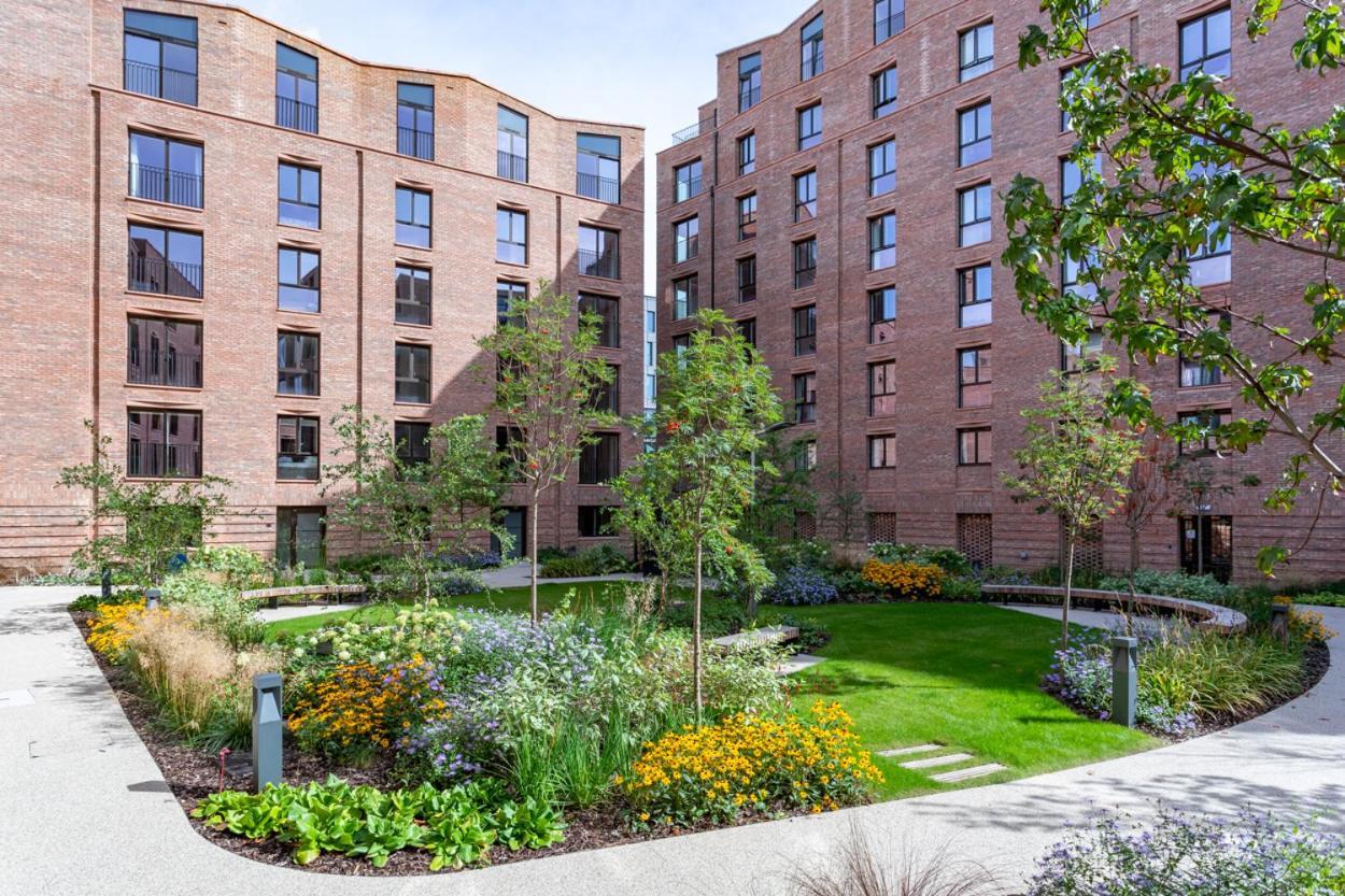 Luxury 2 Bedroom Apartment With Free Parking In The Heart Of York Bagian luar foto