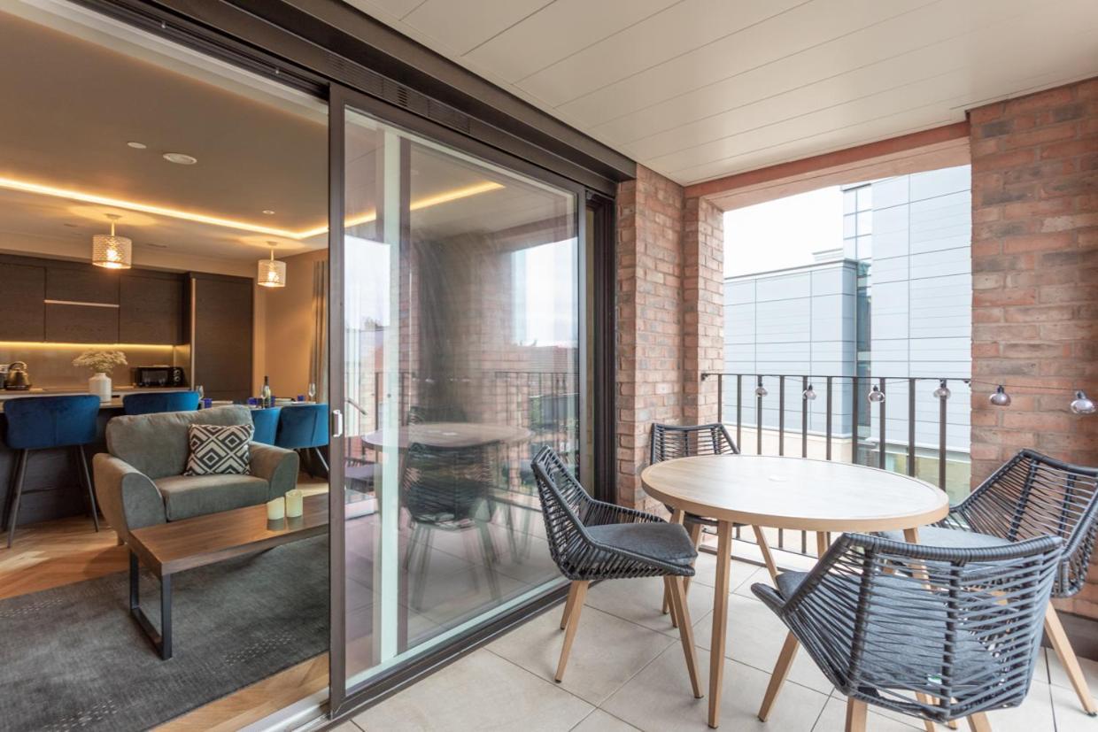 Luxury 2 Bedroom Apartment With Free Parking In The Heart Of York Bagian luar foto