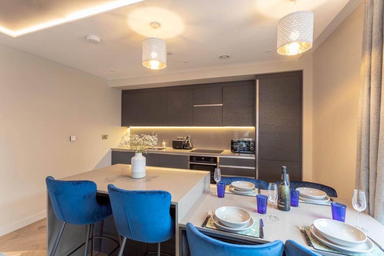 Luxury 2 Bedroom Apartment With Free Parking In The Heart Of York Bagian luar foto
