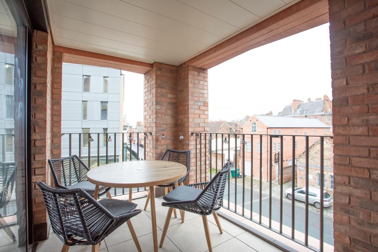 Luxury 2 Bedroom Apartment With Free Parking In The Heart Of York Bagian luar foto