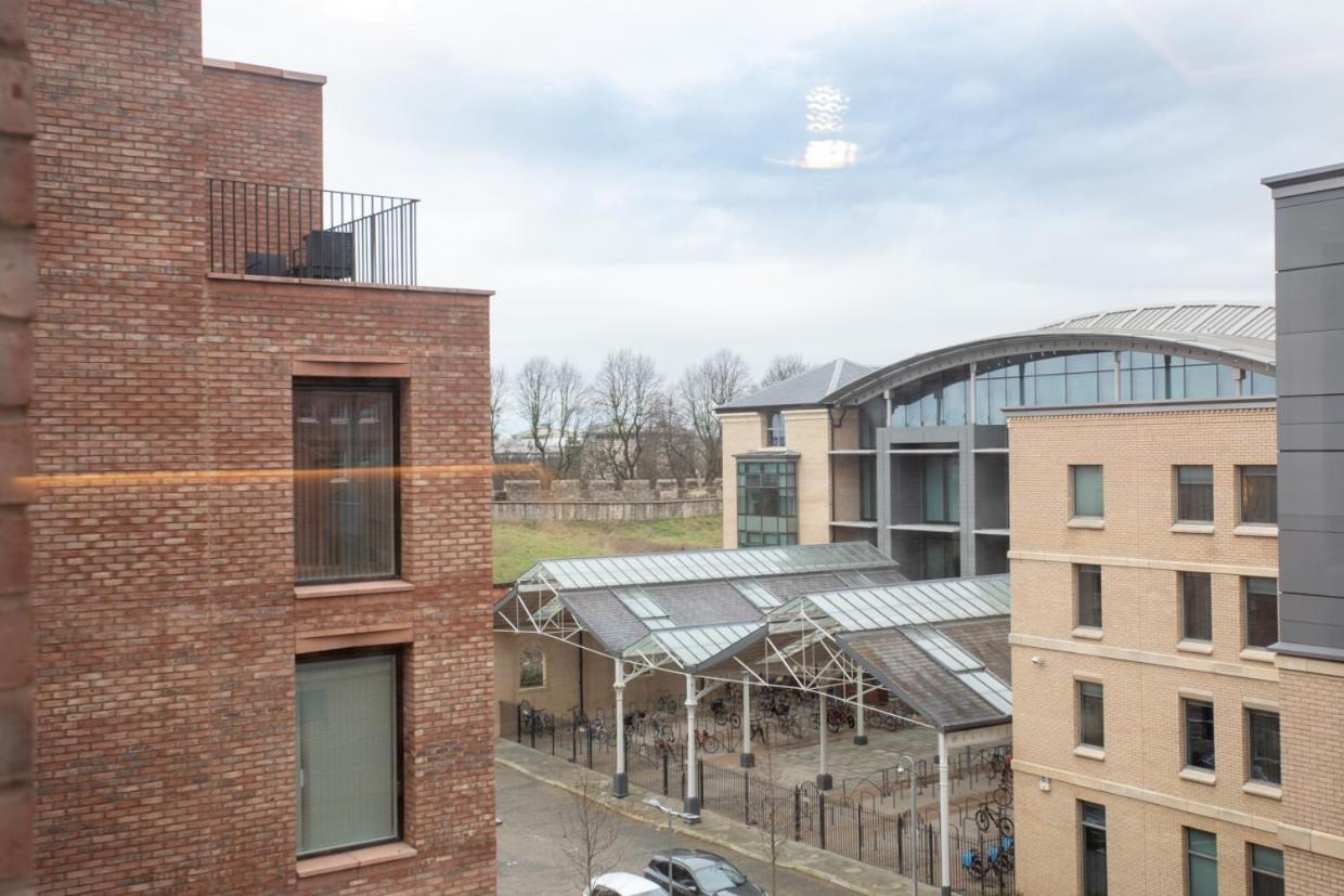 Luxury 2 Bedroom Apartment With Free Parking In The Heart Of York Bagian luar foto