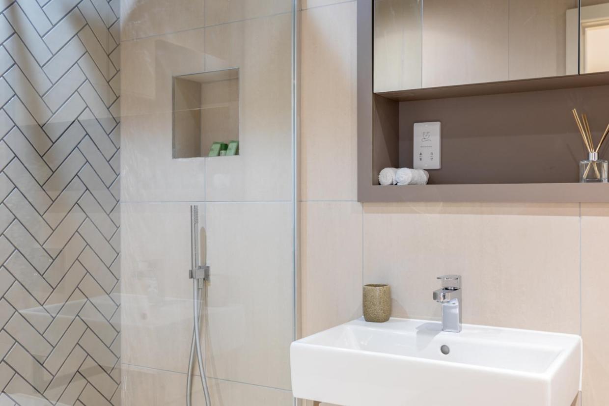 Luxury 2 Bedroom Apartment With Free Parking In The Heart Of York Bagian luar foto