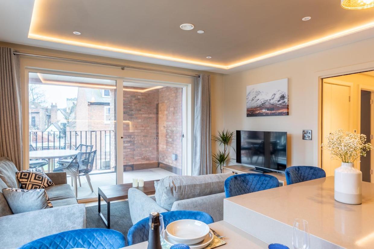 Luxury 2 Bedroom Apartment With Free Parking In The Heart Of York Bagian luar foto