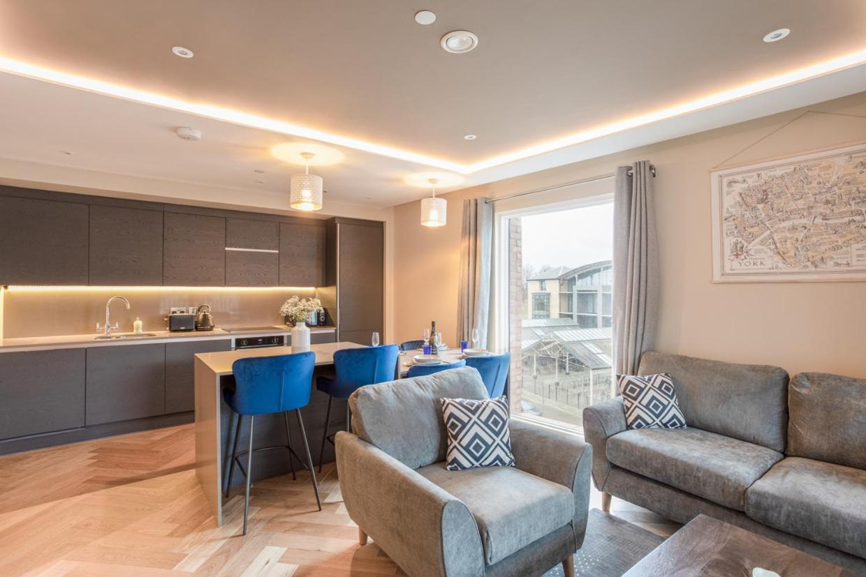 Luxury 2 Bedroom Apartment With Free Parking In The Heart Of York Bagian luar foto